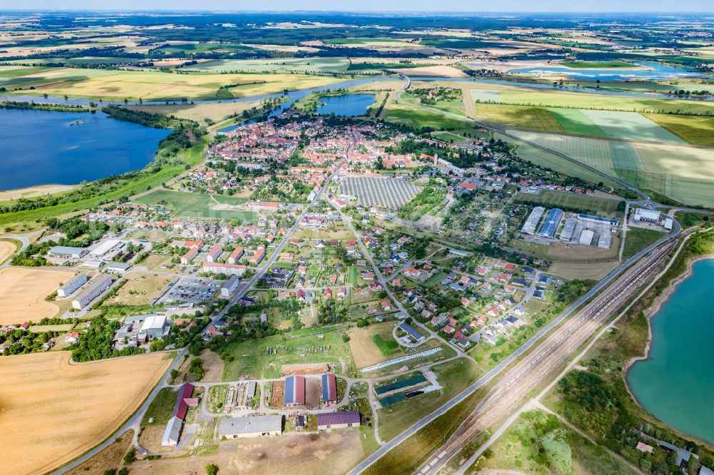 Aerial photograph Mühlberg/Elbe - Village on the banks of the area Elbe - river course in Muehlberg/Elbe in the state Brandenburg, Germany