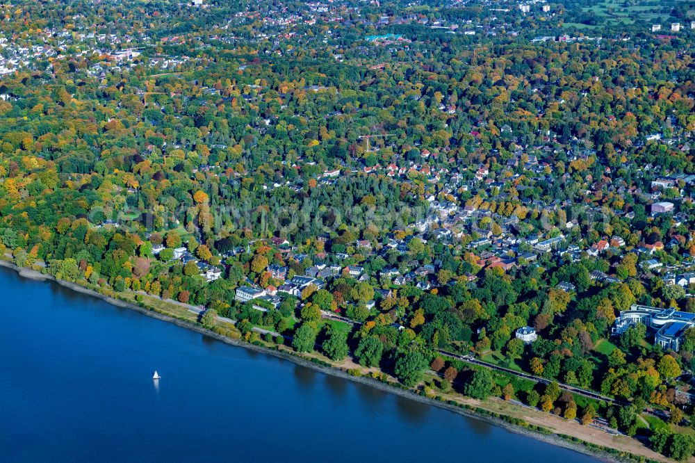 Aerial photograph Hamburg - Village on the banks of the area Elbe - river course in the district Nienstedten in Hamburg, Germany