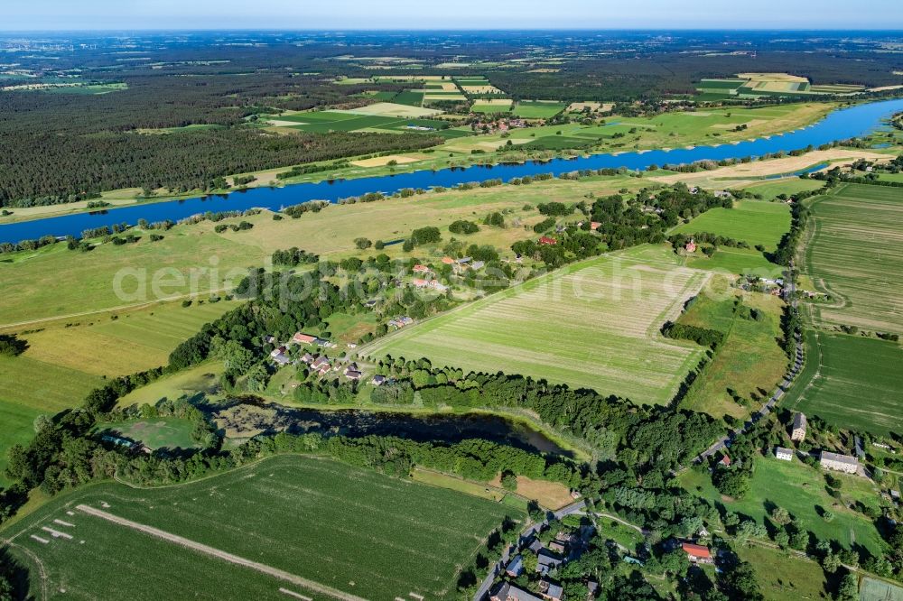 Rosendorf from above - Village on the banks of the area Elbe - river course in Rosendorf in the state Brandenburg, Germany