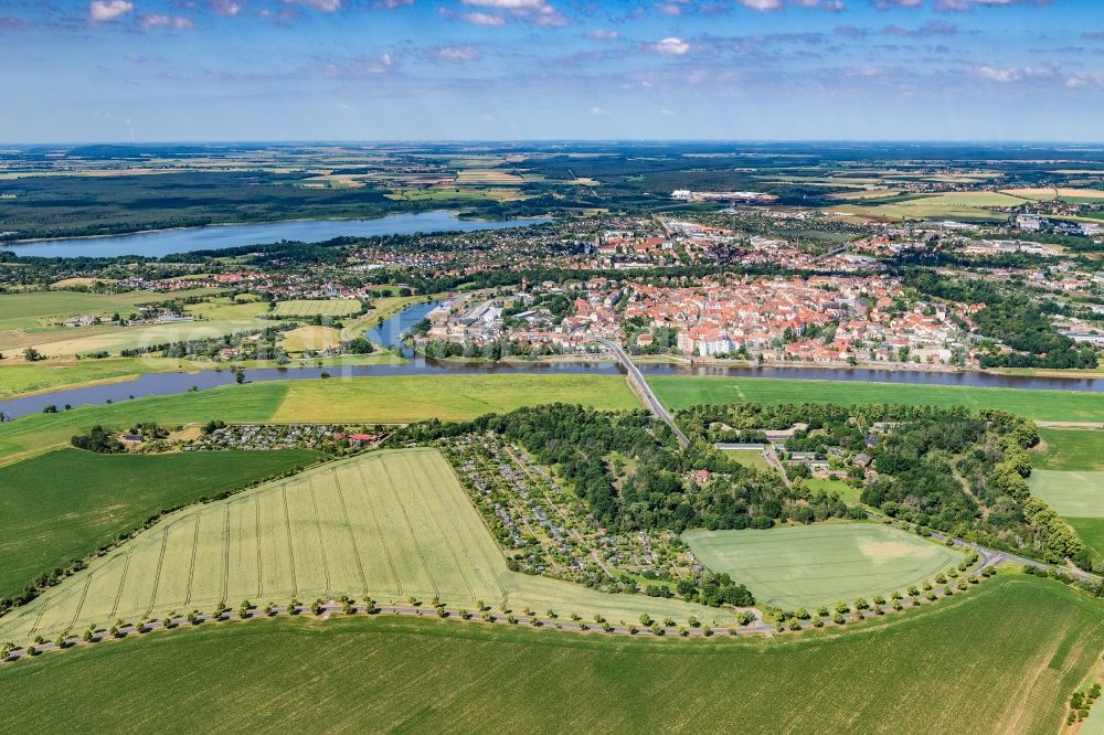 Aerial photograph Torgau - Village on the banks of the area Elbe - river course in Torgau in the state Saxony, Germany