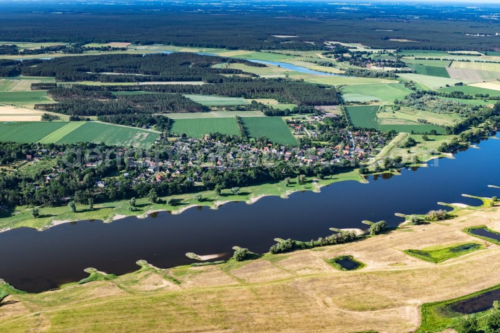 Vietze from above - Village on the banks of the area Elbe - river course in Vietze in the state Lower Saxony, Germany