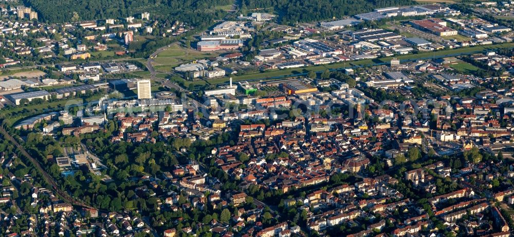 Aerial image Offenburg - Village on the banks of the area of the Kinzig river - river course in Offenburg in the state Baden-Wurttemberg, Germany