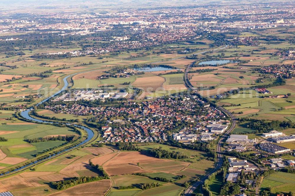 Aerial image Willstätt - Village on the banks of the area of the Kinzig river - river course in Willstaett in the state Baden-Wurttemberg, Germany