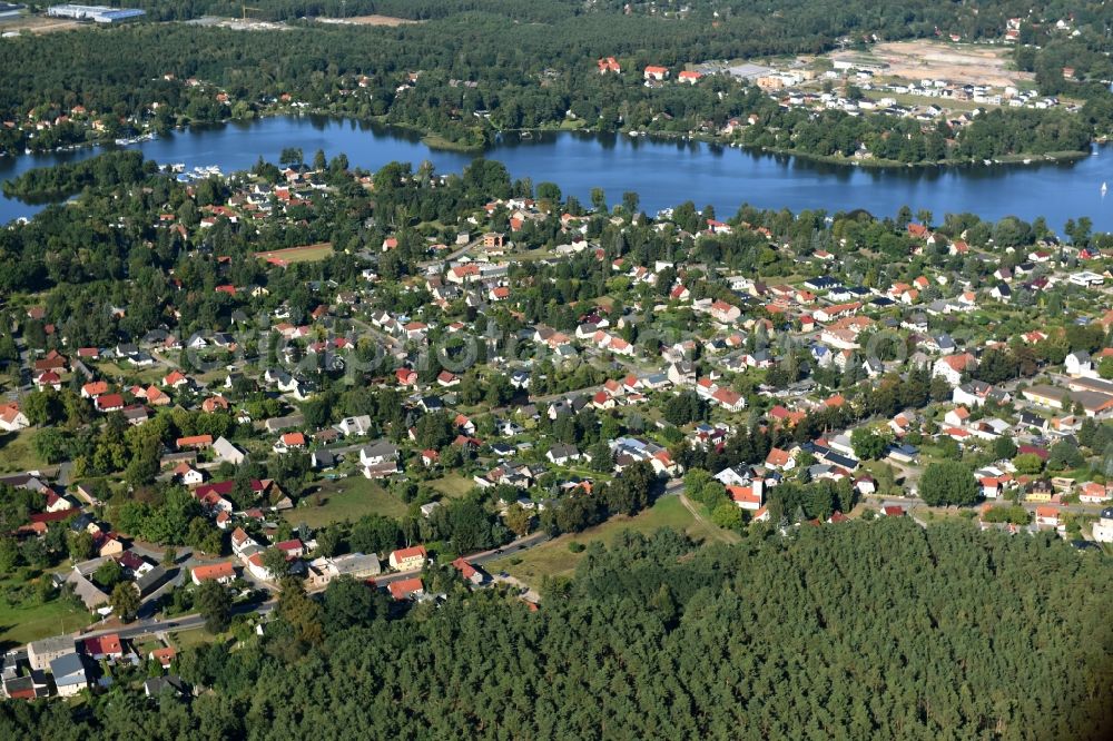 Aerial image Königs Wusterhausen - Village on the banks of the area Krimnicksee - Kruepelsee in Koenigs Wusterhausen in the state Brandenburg