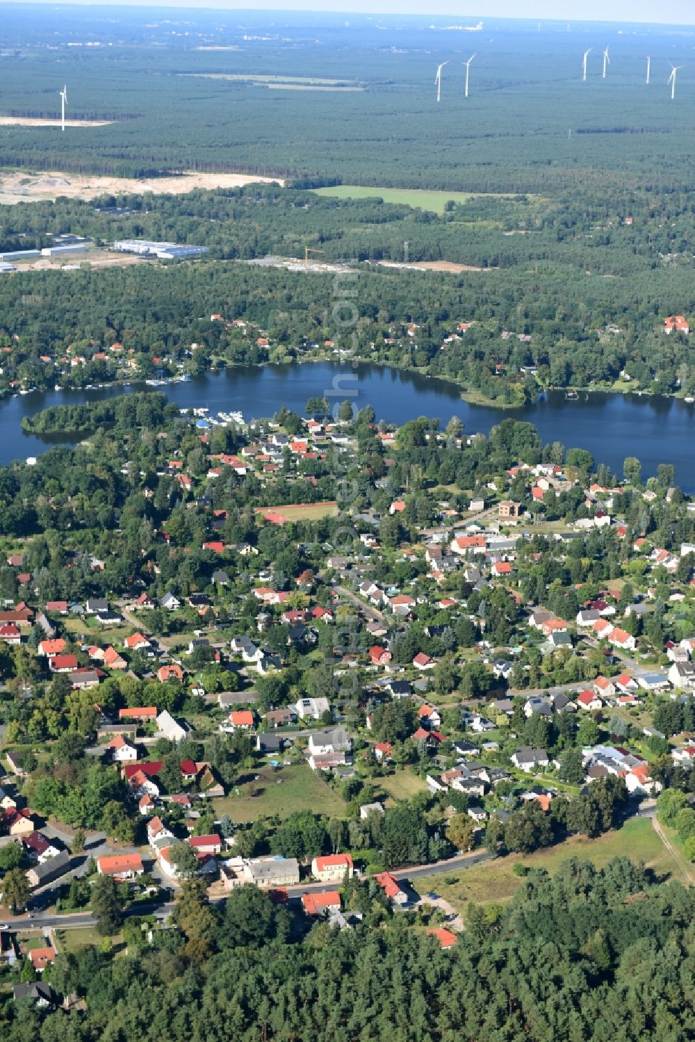 Aerial photograph Königs Wusterhausen - Village on the banks of the area Krimnicksee - Kruepelsee in Koenigs Wusterhausen in the state Brandenburg