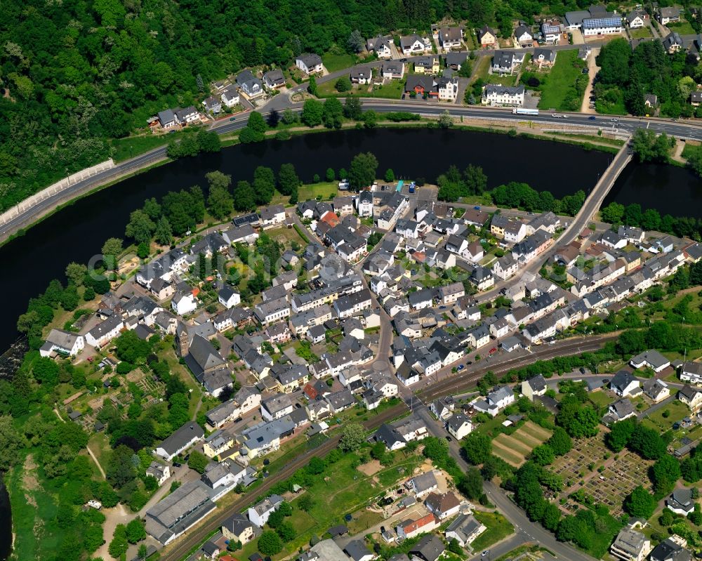 Nievern from above - Village on the banks of the area Lahn - river course in Nievern in the state Rhineland-Palatinate