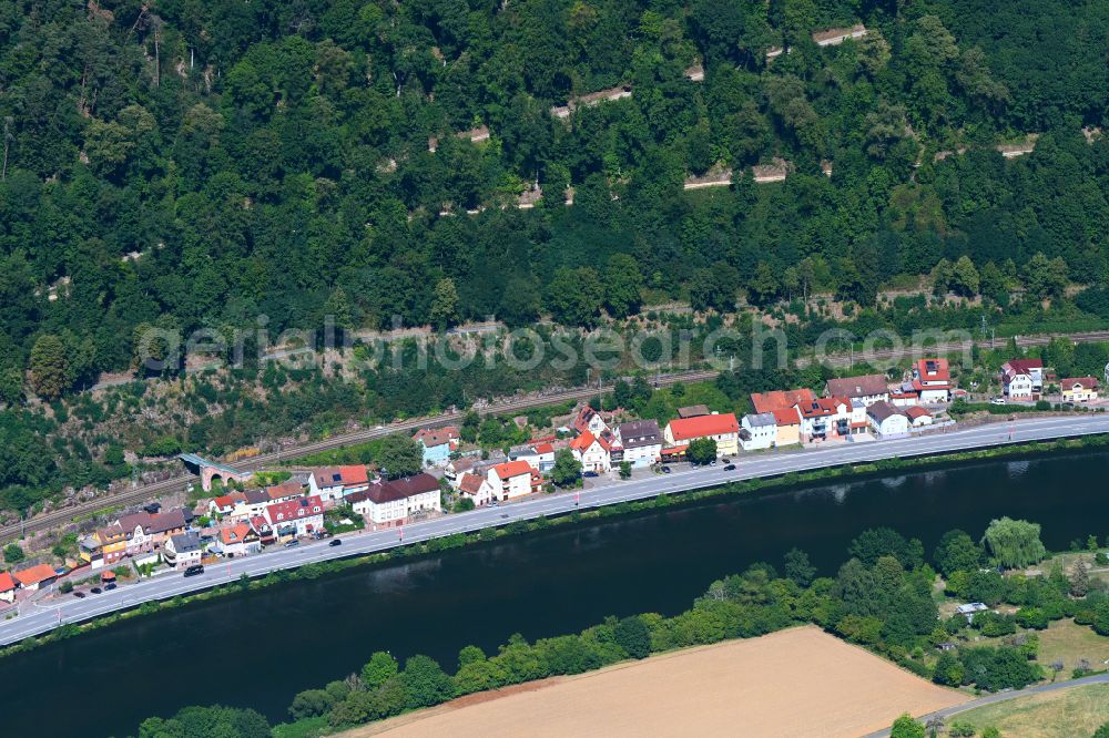 Aerial image Zwingenberg - Village on the banks of the area Neckar - river course on street Alte Dorfstrasse in Zwingenberg in the state Baden-Wuerttemberg, Germany