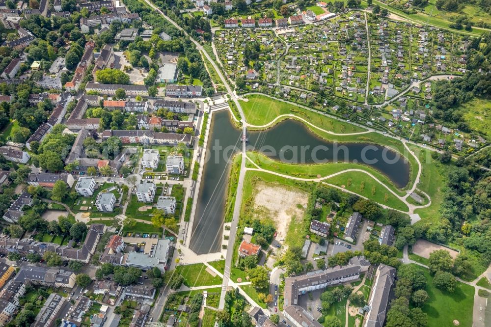 Aerial photograph Essen - Village on the banks of the area Niederfeldsees in Essen in the state North Rhine-Westphalia, Germany