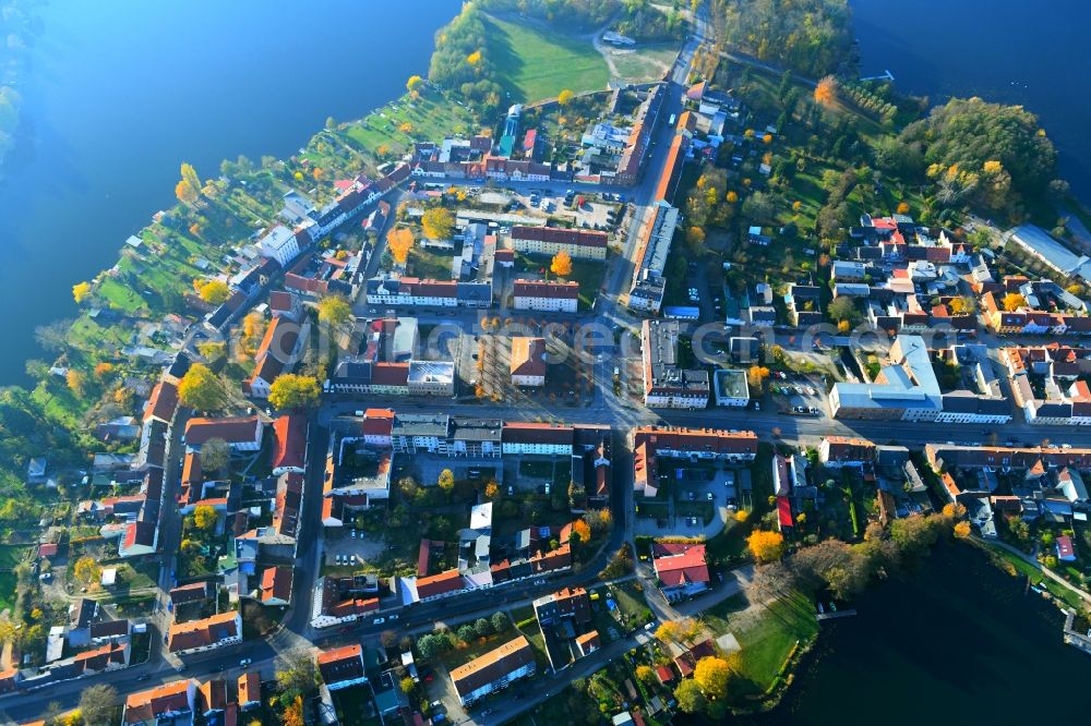 Aerial photograph Lychen - Village on the banks of the area Oberofuhl See - Nesselpfuhl - Stadtsee in Lychen in the state Brandenburg