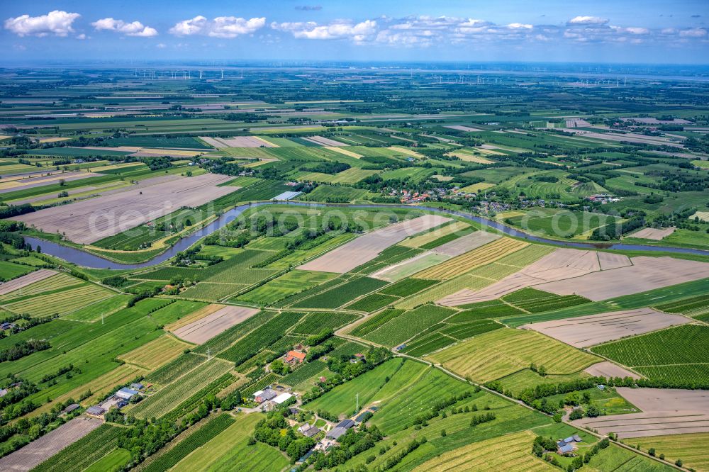 Aerial photograph Großenwörden - Village on the banks of the area Oste - river course in Grossenwoerden in the state Lower Saxony, Germany