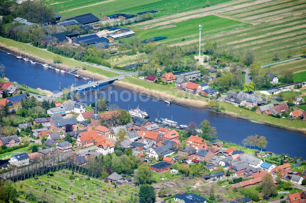 Aerial image Oberndorf - Town center on the banks of the Oste river course in Oberndorf in the state Lower Saxony, Germany