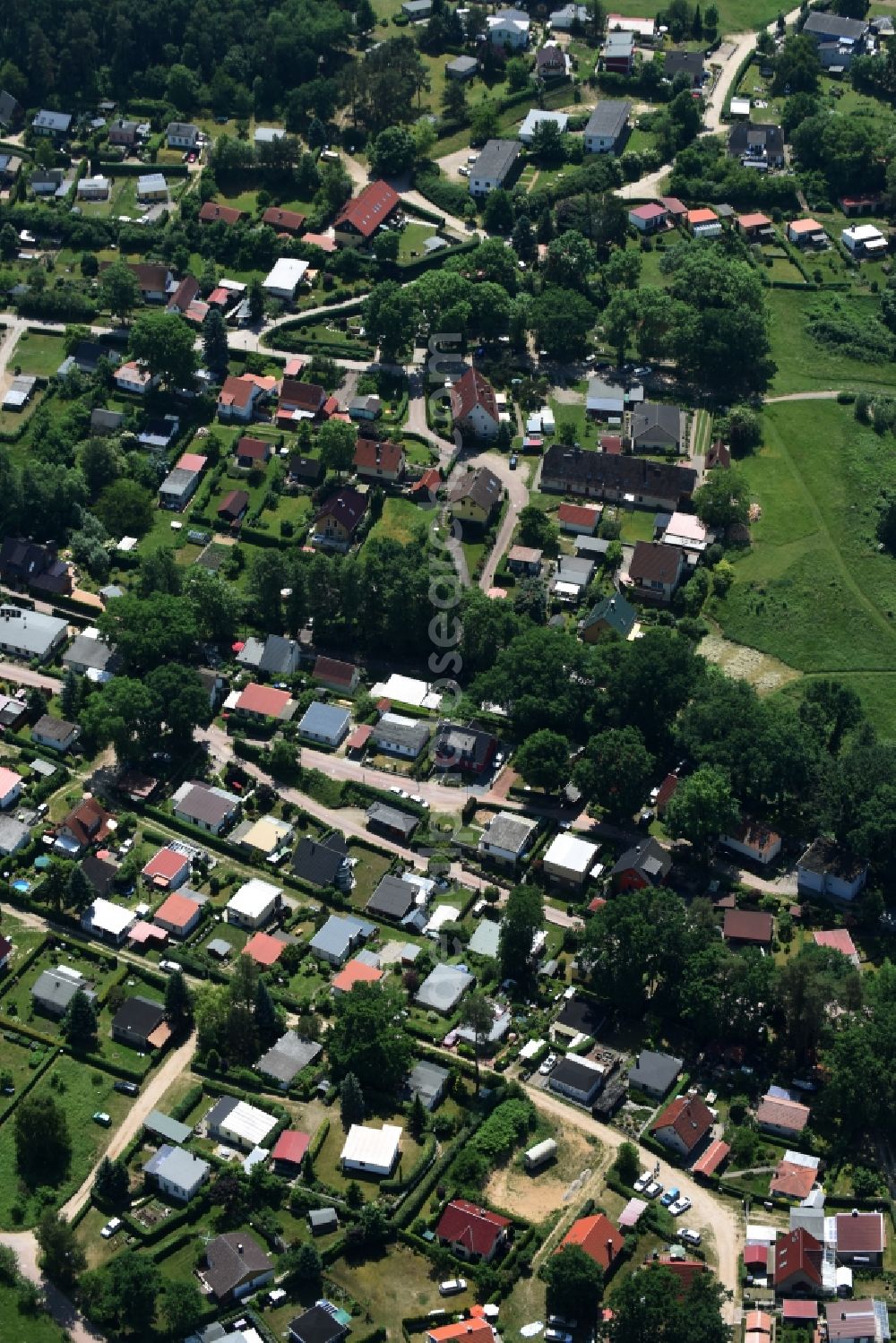 Aerial photograph Zislow - Village on the banks of the area Plauer See in Zislow in the state Mecklenburg - Western Pomerania