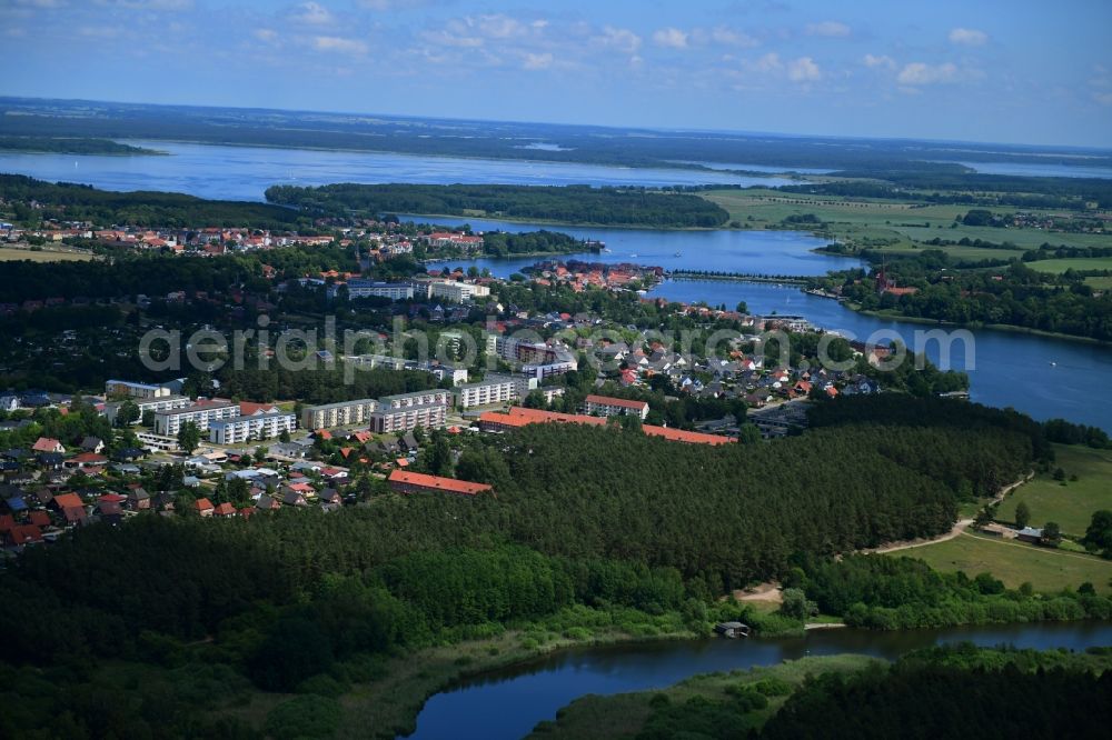 Malchow from the bird's eye view: Village on the banks of the area Recken - river course in Malchow in the state Mecklenburg - Western Pomerania, Germany