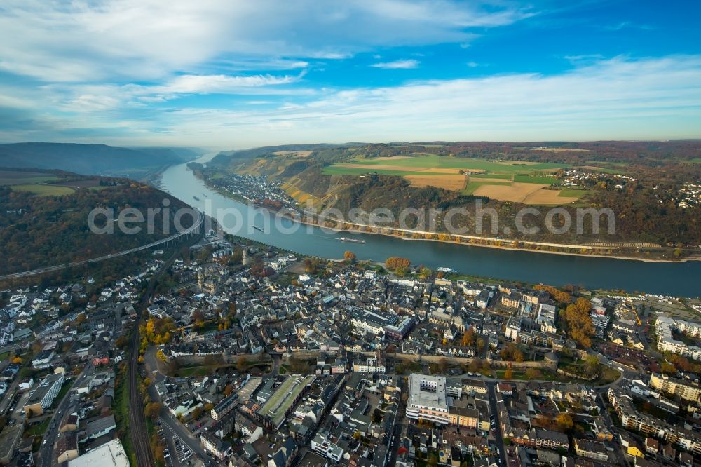 Andernach from the bird's eye view: Village on the banks of the area Rhein- river course in Andernach in the state Rhineland-Palatinate