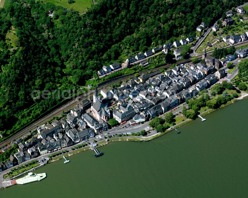 Biebernheim from the bird's eye view: Village on the banks of the area Rhine - river course in Biebernheim in the state Rhineland-Palatinate, Germany