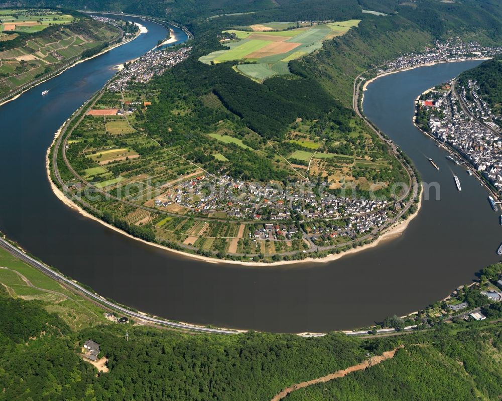 Boppard from above - Village on the banks of the area Rhine - river course in Boppard in the state Rhineland-Palatinate