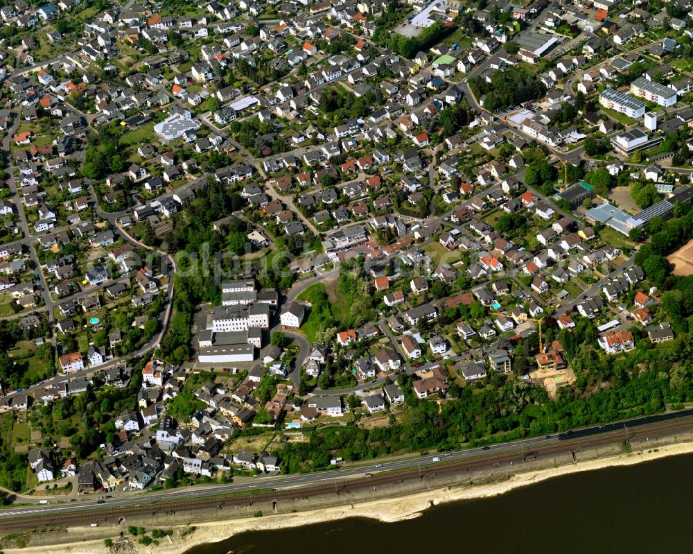 Neuwied, Feldkirchen from the bird's eye view: Village on the banks of the area rhine - river course in Neuwied in the state Rhineland-Palatinate