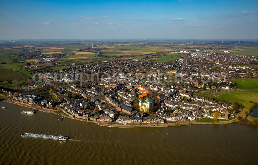 Kalkar from the bird's eye view: Village on the banks of the area Rhein - river course in Rees in the state North Rhine-Westphalia