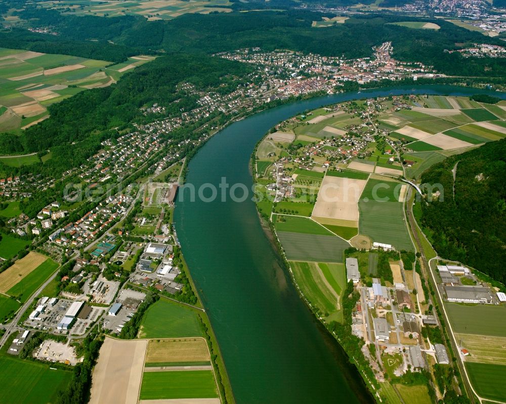 Gippingen from the bird's eye view: Village on the banks of the area Rhine - river course in Gippingen in the state Baden-Wuerttemberg, Germany