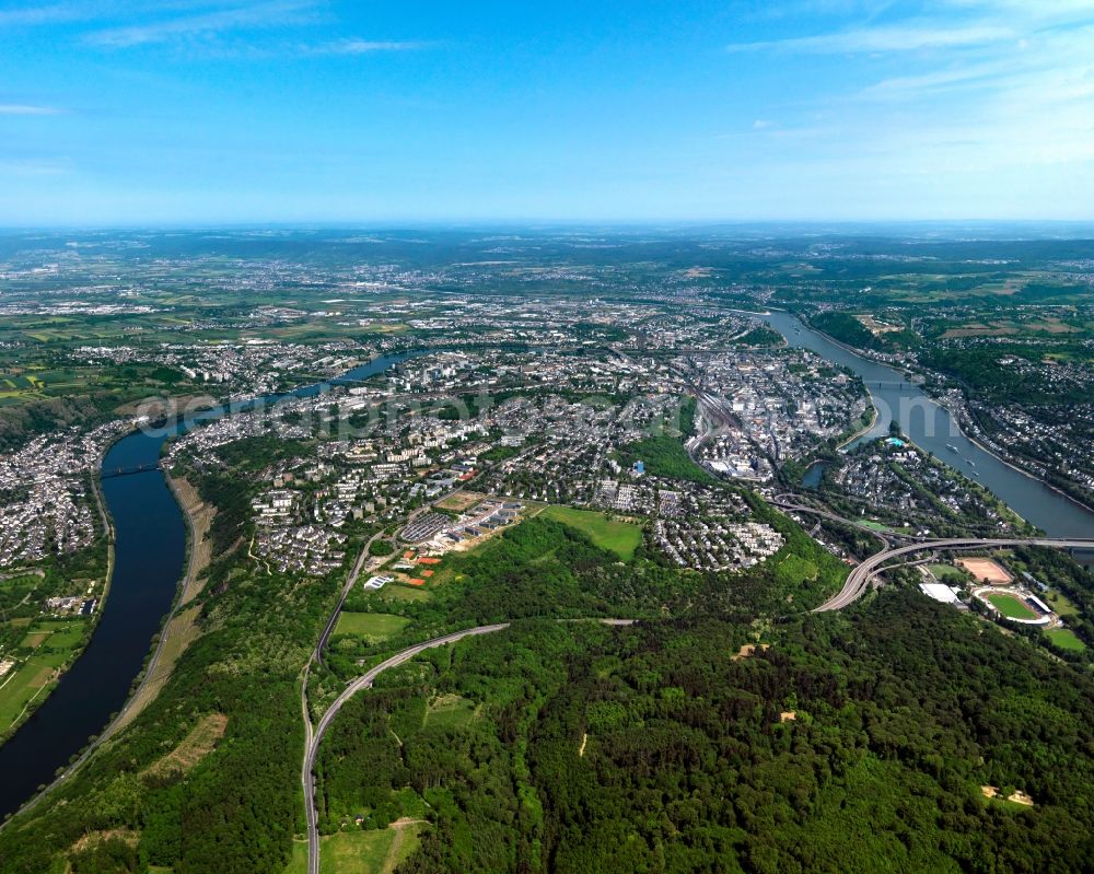 Aerial image Koblenz - Village on the banks of the area Rhine - river course in Koblenz in the state Rhineland-Palatinate