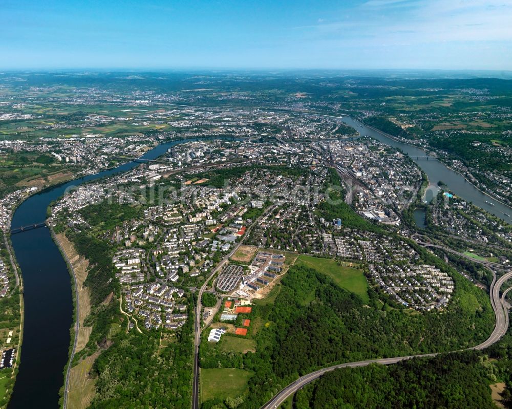 Aerial photograph Koblenz - Village on the banks of the area Rhine - river course in Koblenz in the state Rhineland-Palatinate