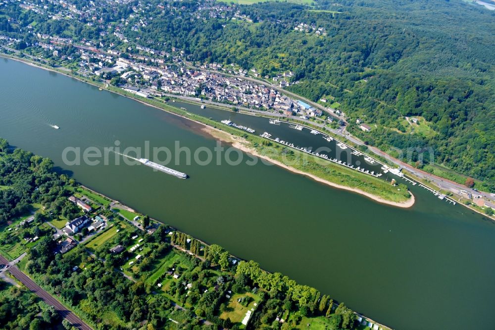 Oberwinter from above - Village on the banks of the area Rhine - river course in Oberwinter in the state Rhineland-Palatinate, Germany