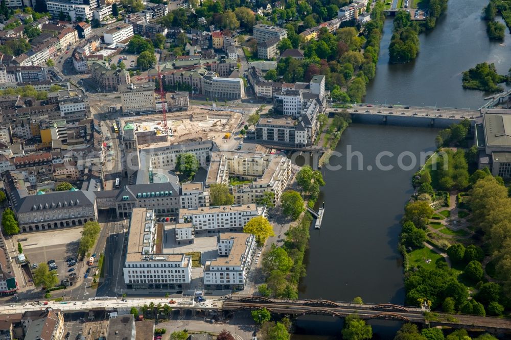 Mülheim an der Ruhr from the bird's eye view: Village on the banks of the area Ruhr - river course in Muelheim on the Ruhr in the state North Rhine-Westphalia