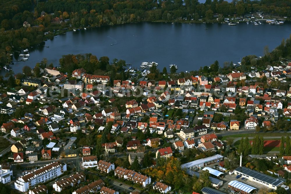 Aerial photograph Caputh - Village on the banks of the area lake Templiner See in Caputh in the state Brandenburg, Germany