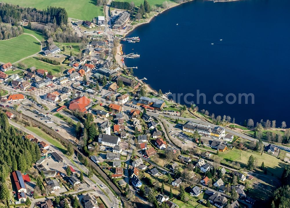 Titisee-Neustadt from the bird's eye view: Village on the banks of the area lake Titisee in Titisee-Neustadt in the state Baden-Wuerttemberg