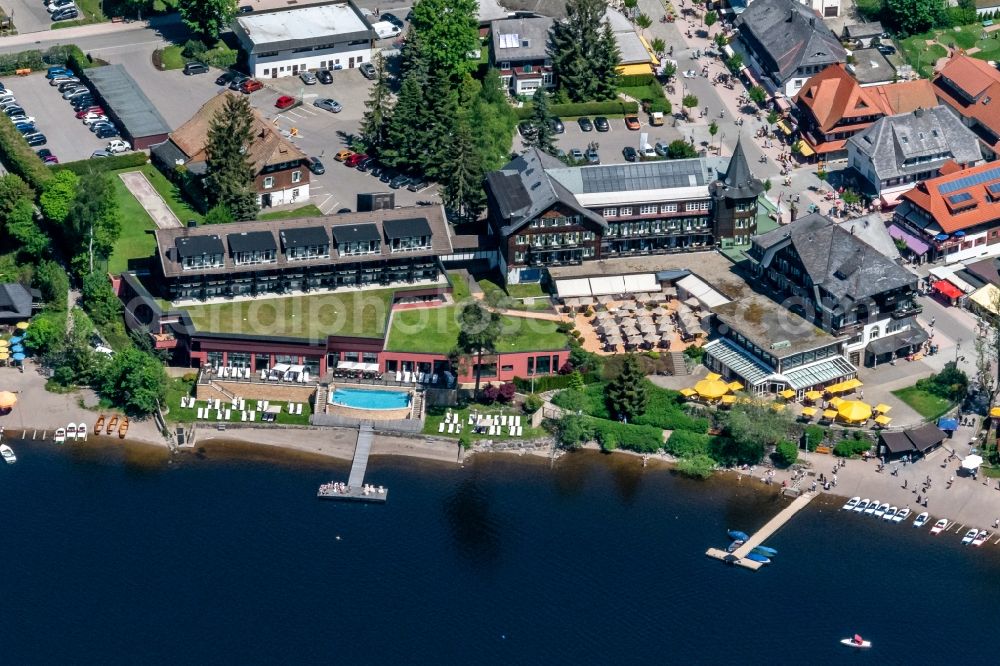 Titisee-Neustadt from the bird's eye view: Village on the banks of the area lake Titisee in Titisee-Neustadt in the state Baden-Wurttemberg