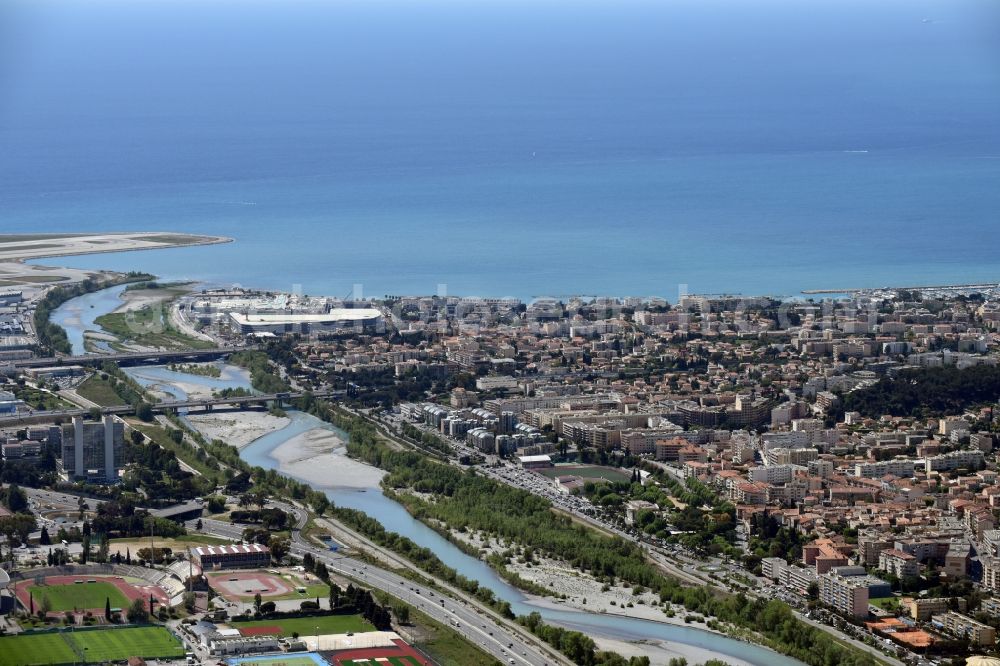 Aerial photograph Saint-Laurent-du-Var - Village on the banks of the area Var - river course in Saint-Laurent-du-Var in Provence-Alpes-Cote d'Azur, France