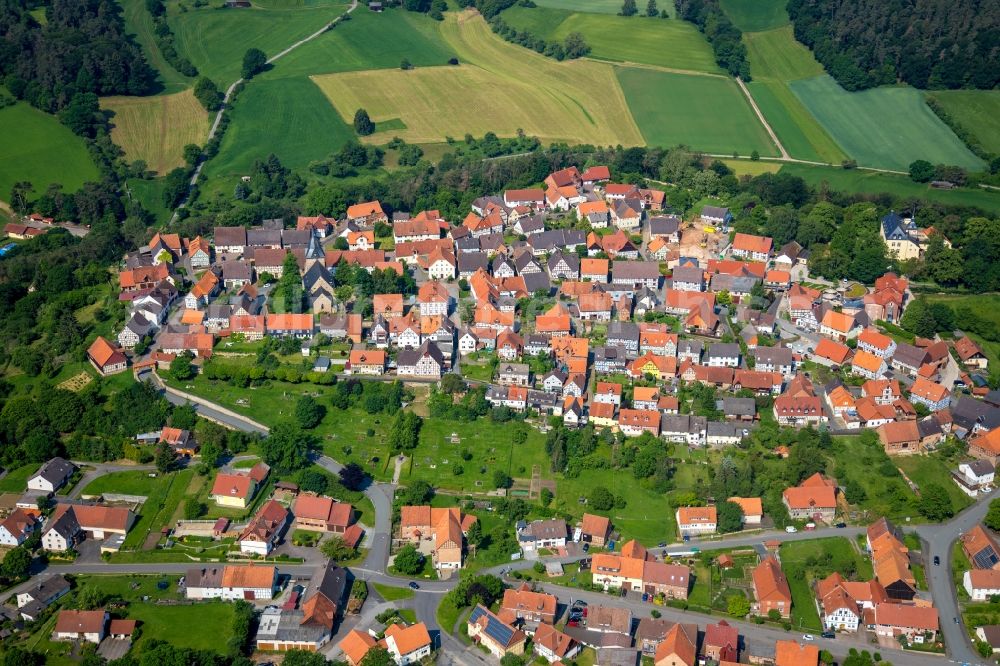 Aerial photograph Landau - Village on the banks of the area Watter - river course in Landau in the state Hesse, Germany