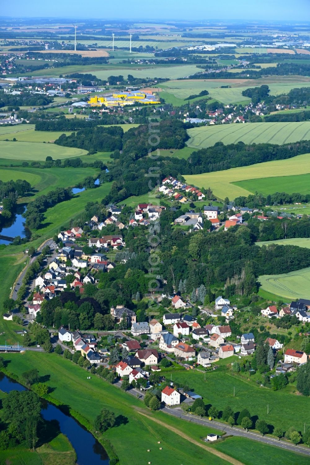 Aerial photograph Remse - Village on the banks of the area Zwickauer Mulde - river course in Remse in the state Saxony, Germany