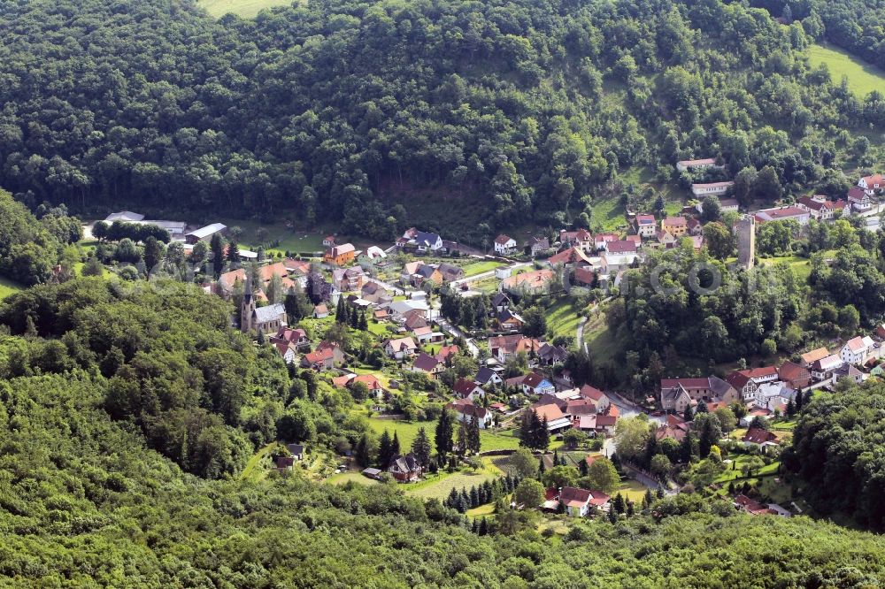 Aerial image Tautenburg - The community Tautenburg in Thuringia encloses in a horseshoe shaped valley the mountain top with the same castle. The existing donjon is the residue of a spur castle from the Middle Ages