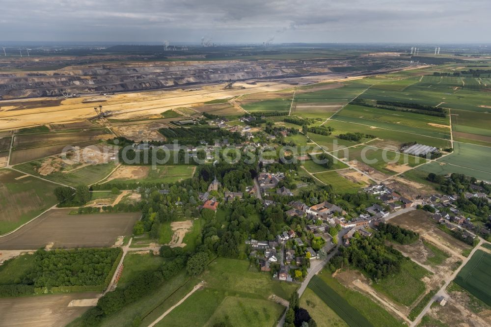 Erkelenz OT Borschmich from above - View of District Borschmich, derelict district of Erkelenz on the edge of lignite mining Garzweiler I at Erkelenz in the state of North Rhine-Westphalia