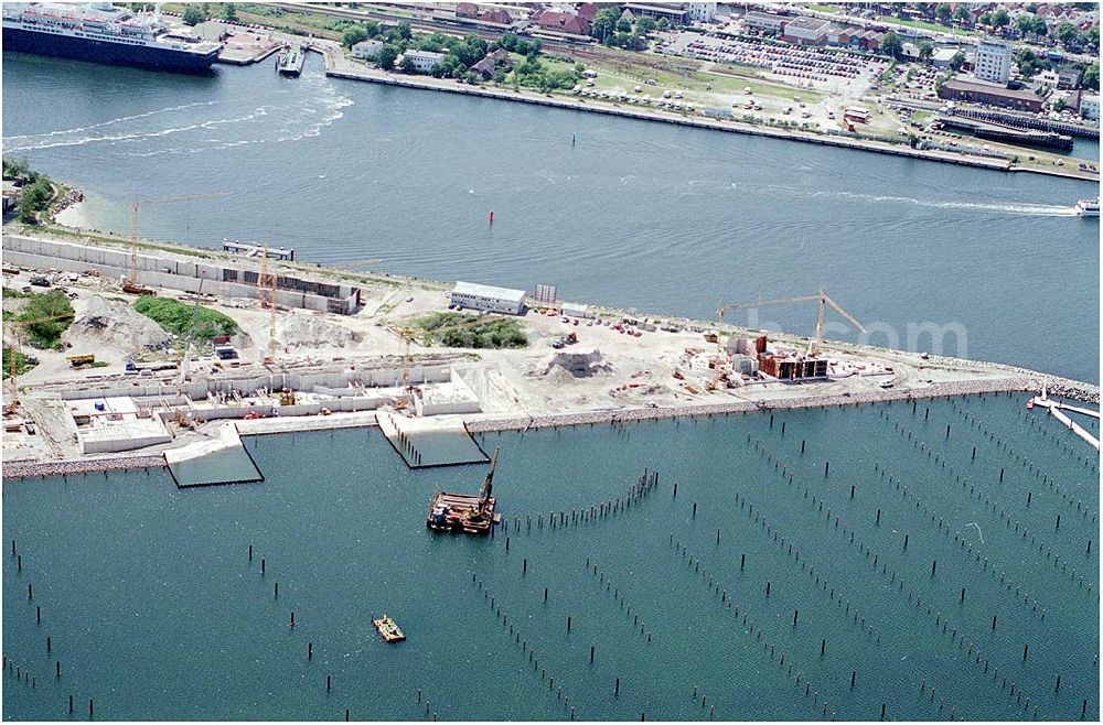 Rostock / Warnemünde from above - 20.07.2004 Ortsteil Hohe Düne von Rostock/Warnemünde Baustelle am Yachthafen Hohe Düne Fertigstellung 2005 Investor ist die Immobiliengruppe ODIN AG.