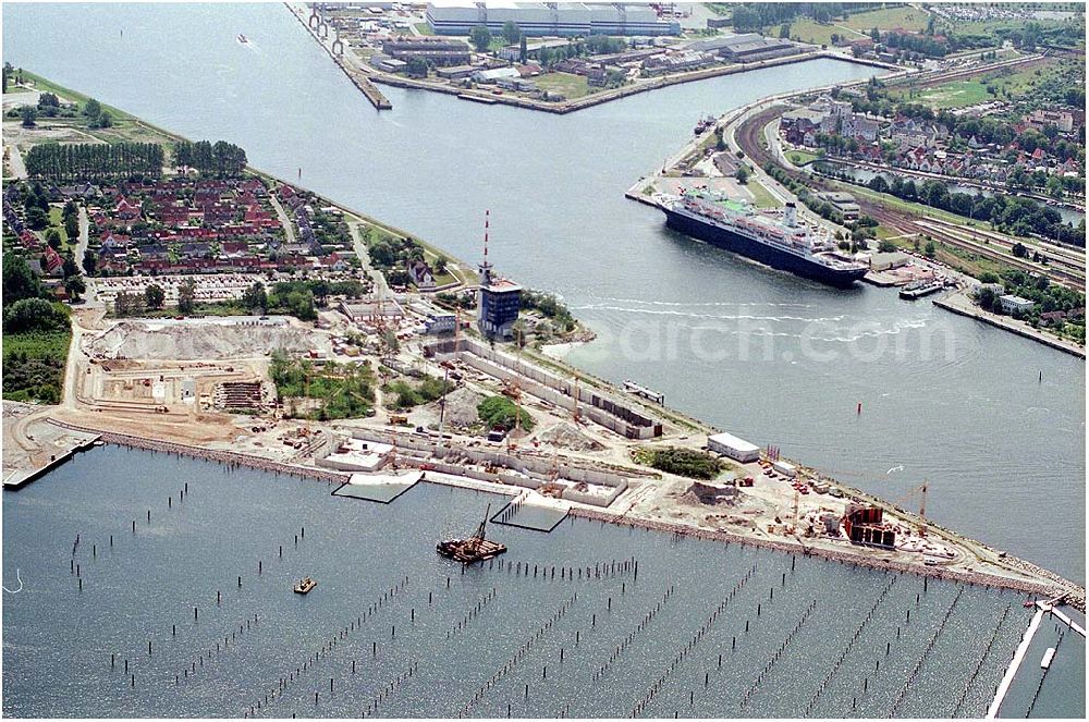 Rostock / Warnemünde from the bird's eye view: 20.07.2004 Ortsteil Hohe Düne von Rostock/Warnemünde Baustelle am Yachthafen Hohe Düne Fertigstellung 2005 Investor ist die Immobiliengruppe ODIN AG.