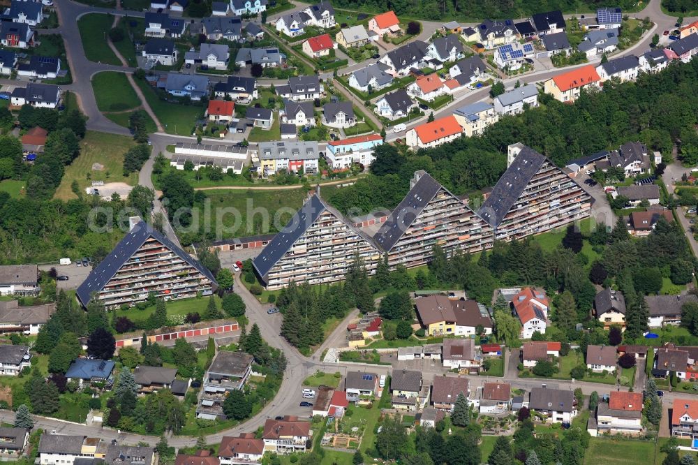 Aerial photograph Villingen-Schwenningen - Marbach district in Villingen-Schwenningen in the state of Baden- Wuerttemberg with its four distinctive triangular houses of the urbanization Terra Wohnpark 