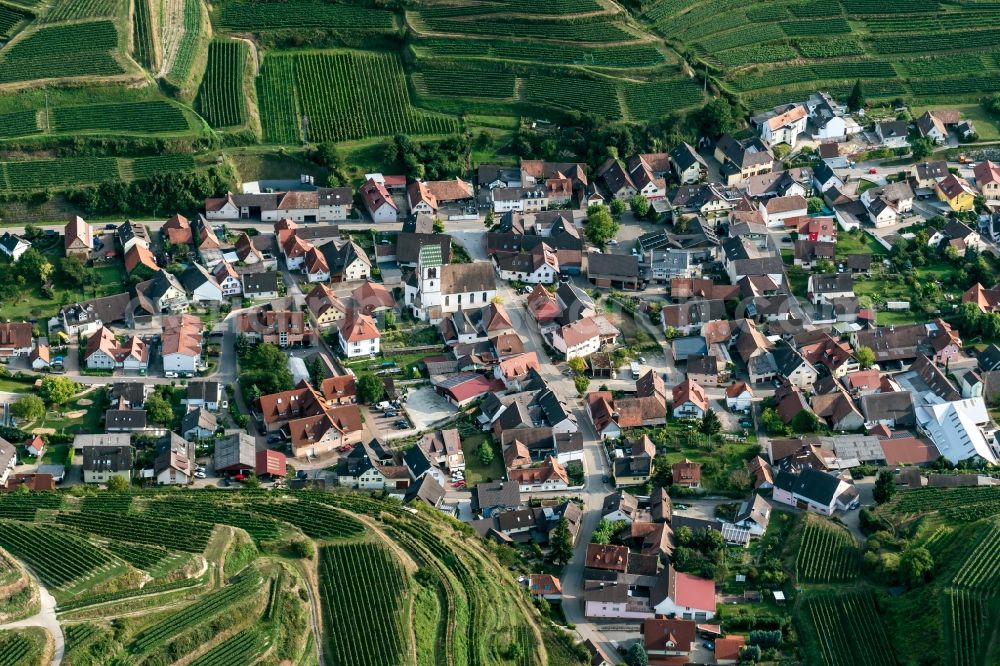 Aerial image Vogtsburg im Kaiserstuhl - The district Oberbergen in Vogtsburg im Kaiserstuhl in the state Baden-Wuerttemberg, Germany