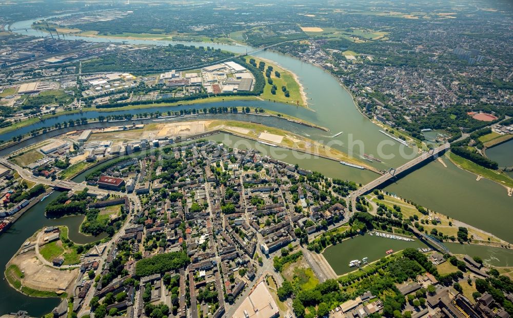 Aerial image Duisburg - District Ruhrort-Baerl in Duisburg in the state North Rhine-Westphalia, Germany