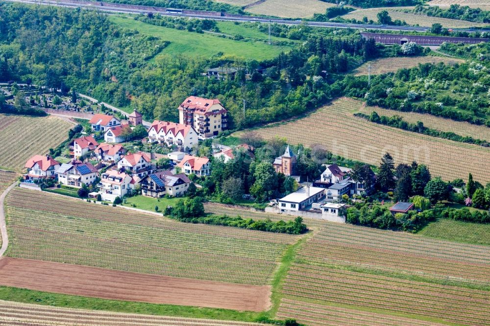 Neuleiningen from the bird's eye view: The district on Sausenheimerstrasse in Neuleiningen in the state Rhineland-Palatinate, Germany