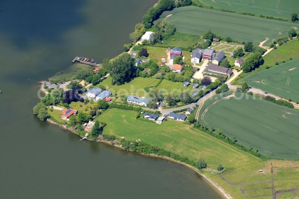 Aerial photograph Winnemark - Village on the lake bank areas of the lake Schlei in Winnemark in the state Schleswig-Holstein