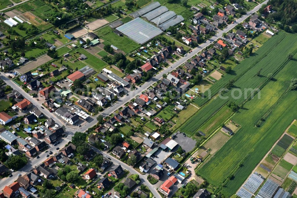 Hamburg from the bird's eye view: The district Zollenspieck on Suederquerweg in Hamburg