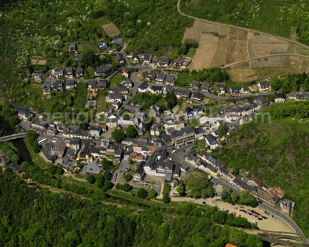 Aerial image Altenahr - View of Altenahr in the state of Rhineland-Palatinate. Altenahr is an official tourist resort and consists of four parts with diverse leisure and tourism facilities and residential areas