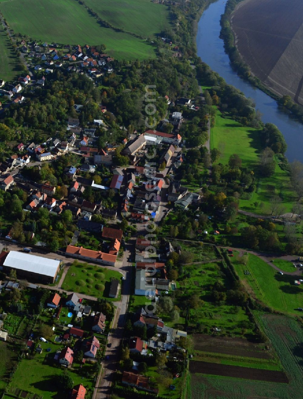 Wettin-Löbejün OT Brachwitz from above - District view of Brachwitz in Wettin-Loebejuen in the state Saxony-Anhalt