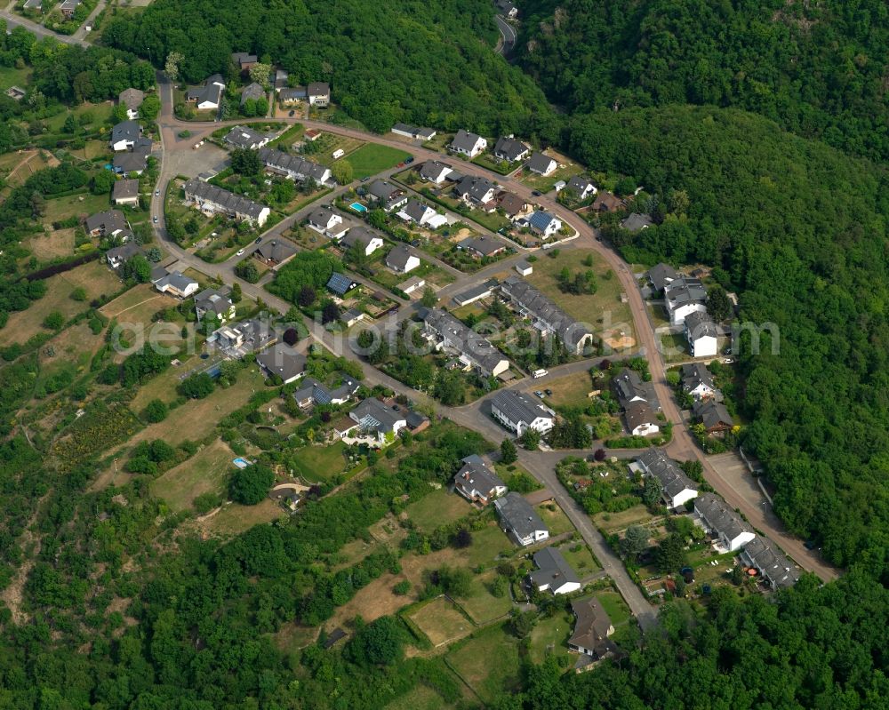 Aerial image Sankt Goarshausen - View of the Heide part of Sankt Goarshausen in the state Rhineland-Palatinate. The Loreley town is located in the Rhine-Lahn county district on the right riverbank of the Rhine. It is an official tourist resort, the Heide part is located on a wooded hill