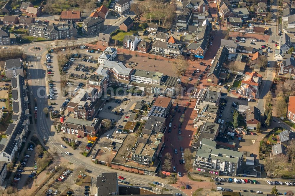 Aerial photograph Kirchhellen - View of Johann-Breuker-Platz square with shops and stores in the center of Kirchhellen in the state of North Rhine-Westphalia