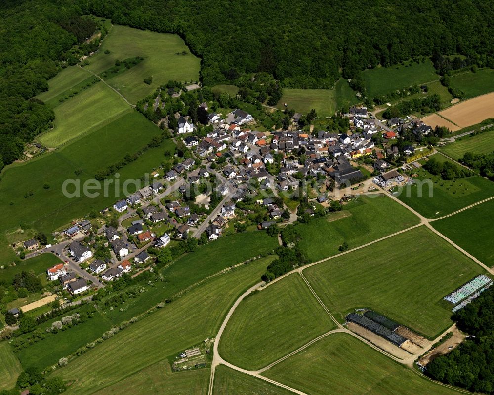 Aerial photograph Bad Neuenahr-Ahrweiler - View of the Kirchdaun part of Bad Neuenahr-Ahrweiler in the state of Rhineland-Palatinate. Kirchdaun is located in the North of the borough next to a forest and is surrounded by land and fields