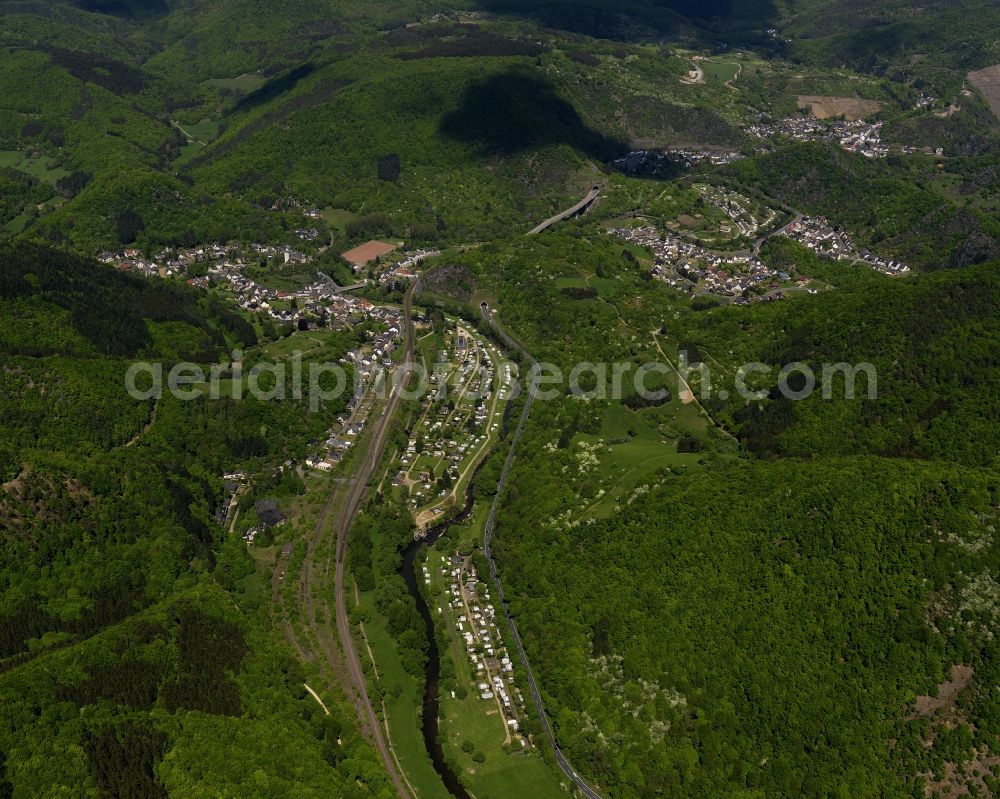 Aerial photograph Altenahr - View of the Kreuzberg part of Altenahr in the state of Rhineland-Palatinate. Several camping sites are spread out on the riverbanks of the river Ahr. Altenahr is an official tourist resort and consists of four parts with diverse leisure and tourism facilities and residential areas