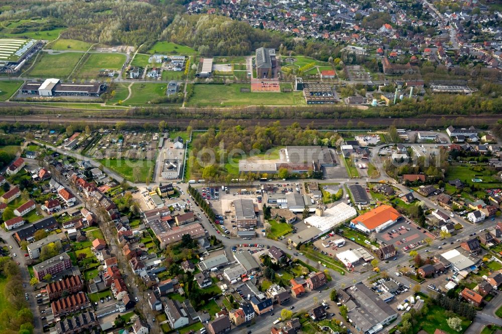 Hamm-Heessen from above - View of the neighborhood of Hamm-Heessen in the North of Hamm in the state of North Rhine-Westphalia. View of commercial areas, railway tracks and residential buildings